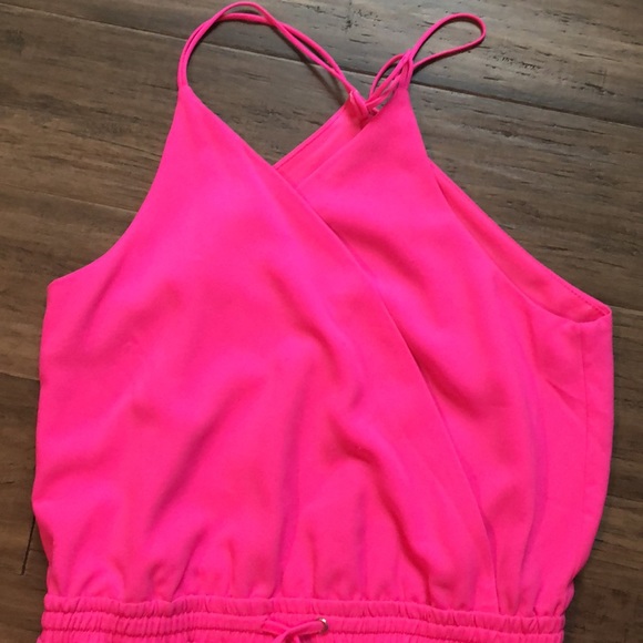 Hot Pink Romper - Brand Unknown - Size Unknown but fits like a 4-6 - Picture 4 of 4